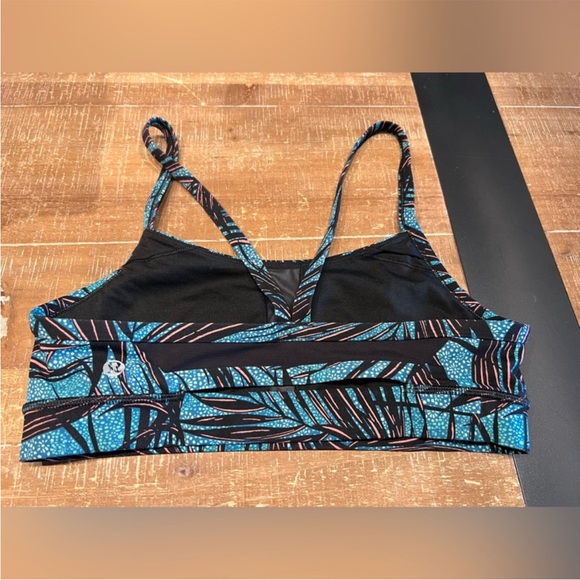Tropical Print Women's Sports Bra - Picture 5 of 7